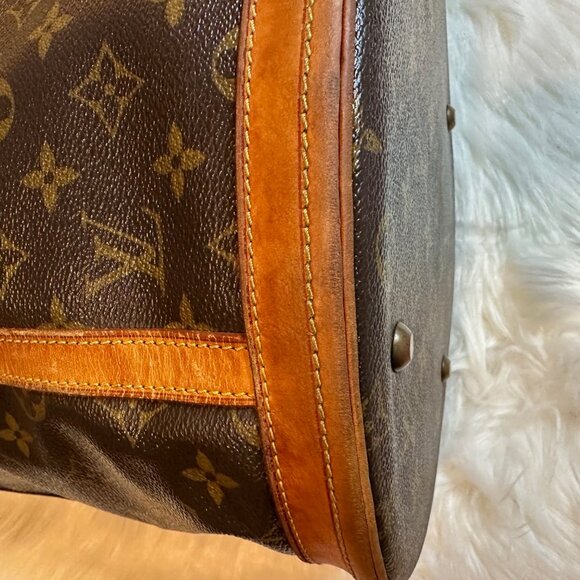 Authentic Louis Vuitton Monogram Marais GM Bucket Bag - Picture 9 of 16